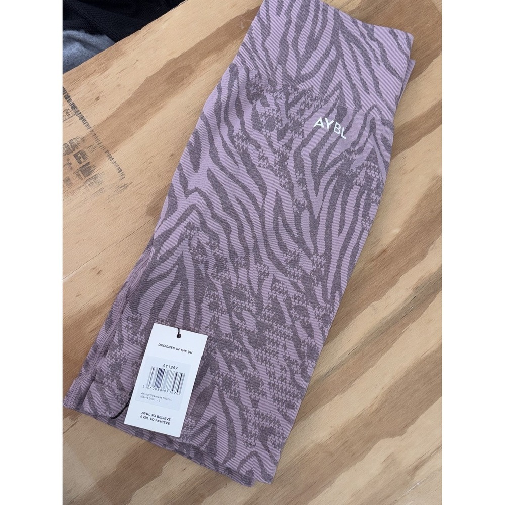 New AYBL Animal Seamless Biker Shorts Large Lilac Mauve Scrunch Butt Zebra Print